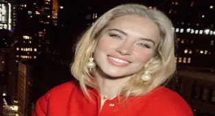 Burcu Esmersoy kırmızılar içinde