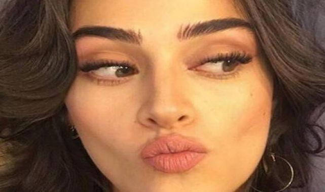 Esra Bilgiç toz toprak içinde paylaştı