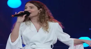 Irmak Arıcı: Babam 'Bu kapıdan çıktığında bir daha gelemezsin' dedi