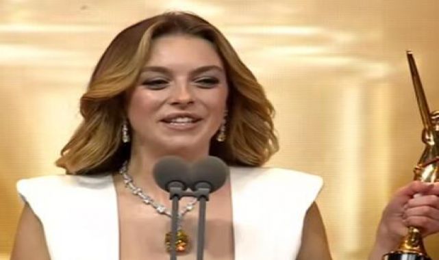 Melis Sezen kimdir, kaç yaşında? Pantene Altın Kelebek Ödüllerine damga vurdu!