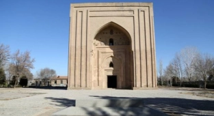  Mezar Yeri Kaderine Terk Edildi