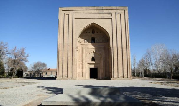 Mezar Yeri Kaderine Terk Edildi