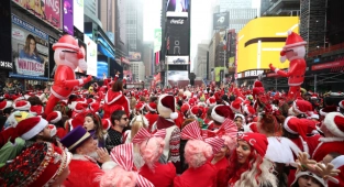 New York'ta Noel Babalar Sokağa İndi