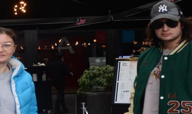 Osman Nejat annesi Nurgül Yeşilçay'ı izlemeye geldi