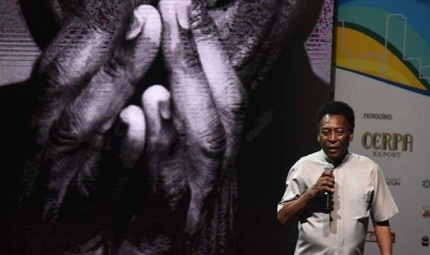 Pele Hastaneye Kaldırıldı
