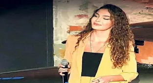 Sesiyle büyüledi