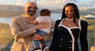 Soner Sarıkabadayı'dan mutlu aile pozu