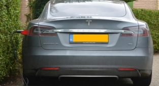 Tesla, Binlerce Aracını Geri Çağırdı
