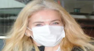 Burcu Esmersoy'un alışveriş şıklığı
