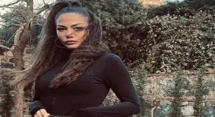Demet Özdemir tarzıyla beğeni topladı