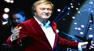 'Erol Bey yine çok şıksınız'