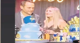 Eşine sürpriz yaptı