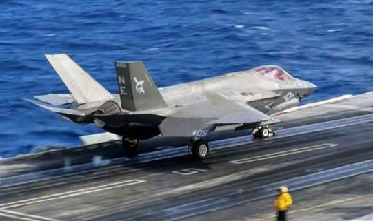 F-35, Uçak Gemisine İnerken Düştü