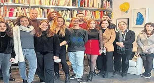 Galeride renkli buluşma