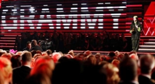 Grammy Ödül Töreni,Süresiz Ertelendi