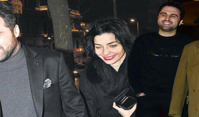 Haberler: Merve Boluğur-Erkan Şen'in 'ruj'lu fotoğrafı sosyal medyayı salladı