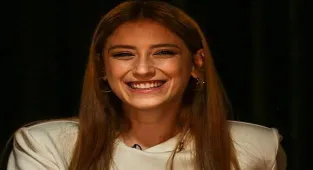 Hazal Kaya: Ailecek negatifiz