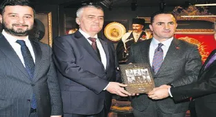 Kapılarını açtı