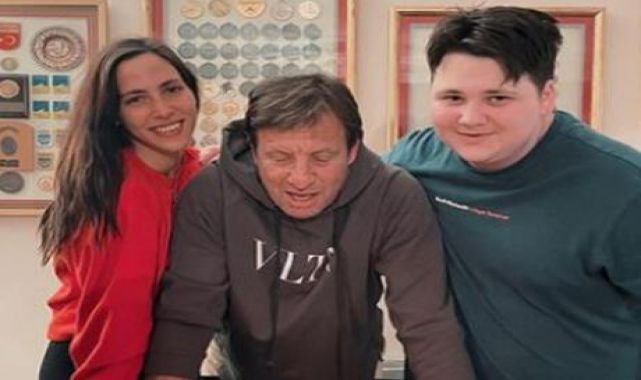 Kaya Çilingiroğlu kızı ve oğluyla yeni yaşını kutladı