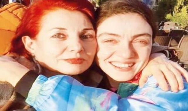 Merve Dizdar annesi Yıldız Dizdar'ı paylaştı