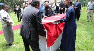Osmanlı Diplomatının Naaşı Yıllar Sonra Mezarında