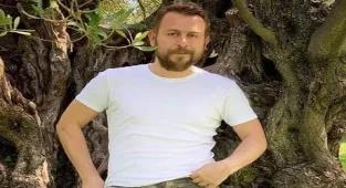 Şef Ömür Akkor kimdir? Ömür Akkor evli mi, kaç yaşında, nereli? İşte, kitapları