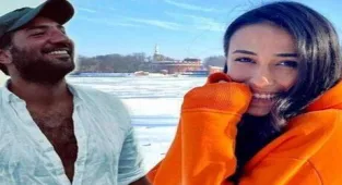 Simge Aköz ve Berkay Ateş'ten aşk pozu