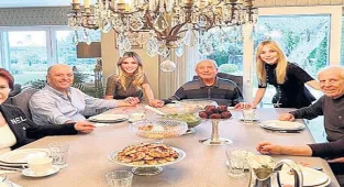 Ailece beş çayı keyfi