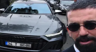 Arda Turan arabasını garsona ödünç verdi!