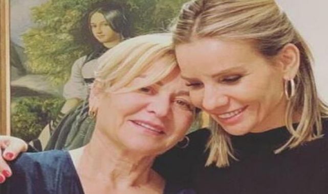 Esra Erol annesini paylaştı! 'Anneniz de tıpkı sizin gibi çok güzel'