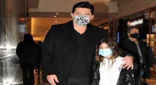 Hakan Ural kızı Gisella Ural ile birlikte alışverişe çıktı