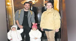 ‘İkizler babaya düşkün’