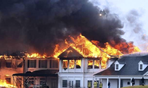 Oakland Hills Golf Kulübü Binasında Yangın