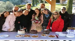 'Üç Kız Kardeş'in başrol oyuncularından Özgü Kaya, yeni yaşını sette kutladı