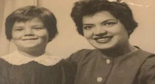 Ayşe Kökçü'den nostaljik paylaşım: İlkokula başlarken