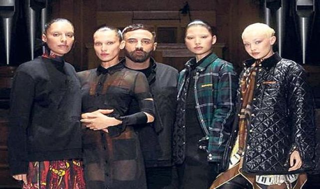 Defile hatırası