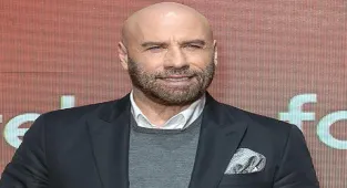 John Travolta, Boeing 737 pilotu oldu