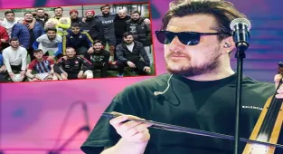 Konser sonrası halı sahada hakemlik yaptı