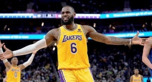LeBron James NBA Tarihine Geçti