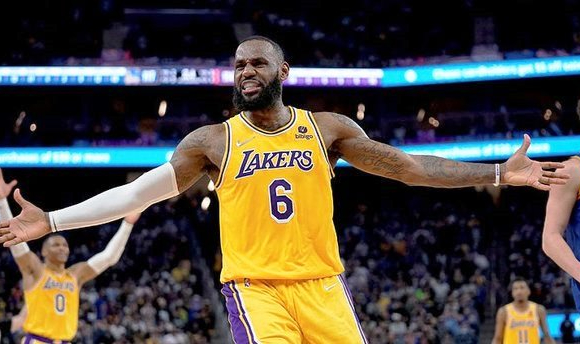 LeBron James NBA Tarihine Geçti