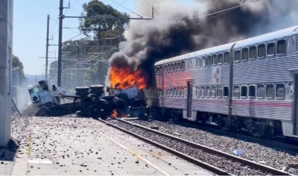 San Francisco'da Tren Kazası:13 Yaralı