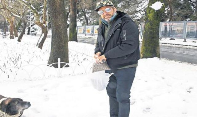 Sokaktaki canları unutmadı