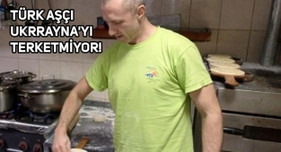 Türk Aşçı, Sığınaktakilere Yemek Yapıyor