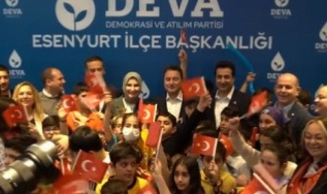 Ali Babacan çocuklarla oyun oynadı