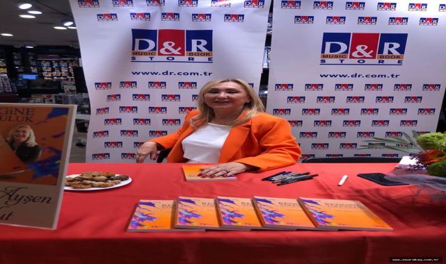 Ayşe Ayşen Bulut, D&R Nişantaşı Citys'de  Yeni Kitabını İmzaladı