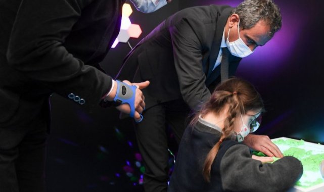 Bakan Özer: Özel çocukların her zaman yanındayız