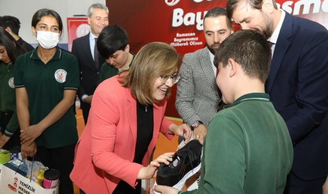 Başkan Şahin Gaziantep'te gençlerle bayramlaştı