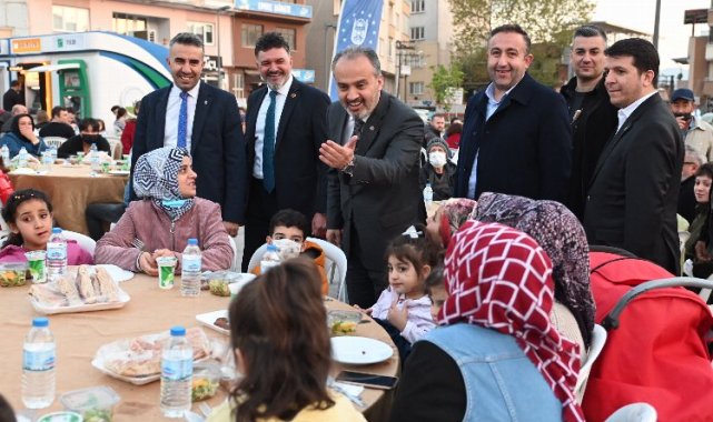 Bursa Büyükşehir iftar sofrasını bu kez Demirtaş'ta kurdu