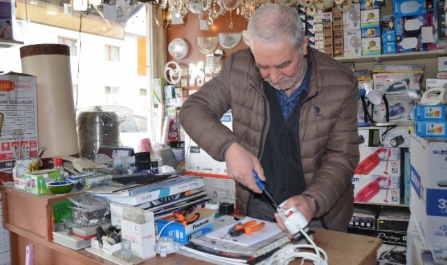Bursa İznik'te yarım asırlık elektrik ustası
