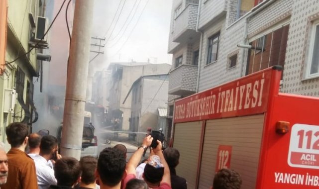 Bursa'da evlerin arasına eğitim uçağı düştü! 2 ölü
